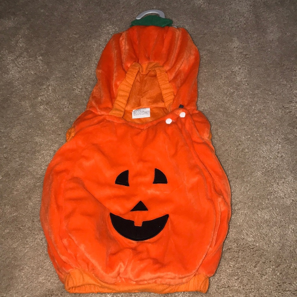 Pumpkin costume NWOT